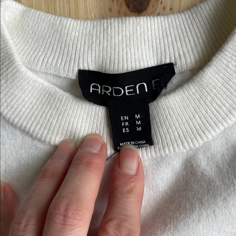 Ardene B White and Red Winter Après Ski Sweatshirt